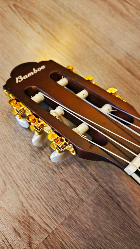 Guitarra Bamboo Electroclasica Studio Natural 39” con Funda